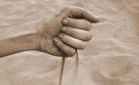 https://nuestrascharlasnocturnas.com/wp-content/uploads/2022/06/11ca1-arena.jpg